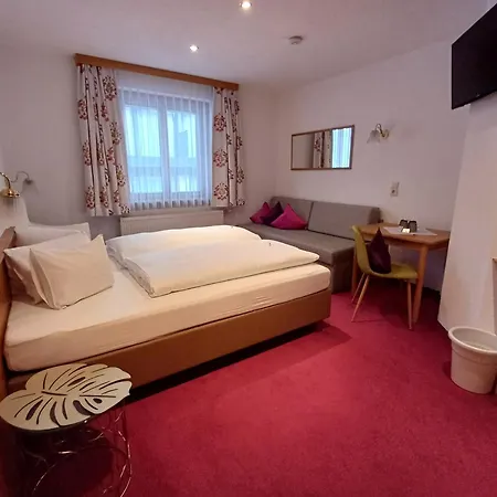 Haus Marion Haueis Guest house *