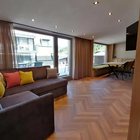 Πανσιόν Haus Marion Haueis 4*